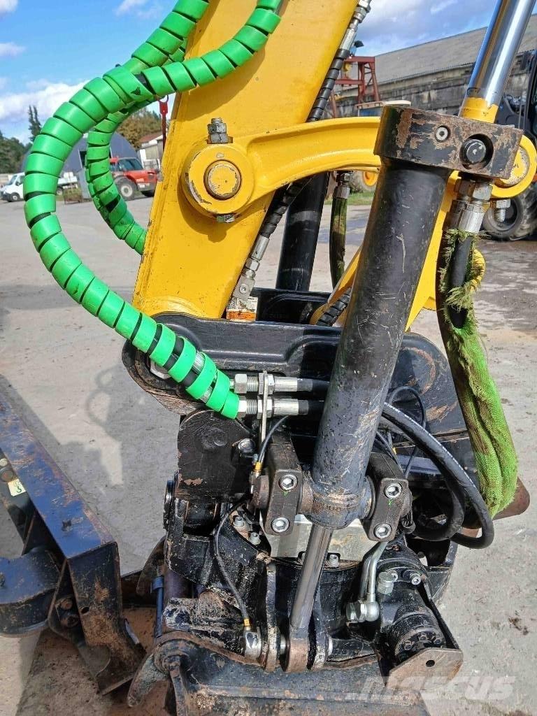 Komatsu PW 98 MR-11 Pelle sur pneus