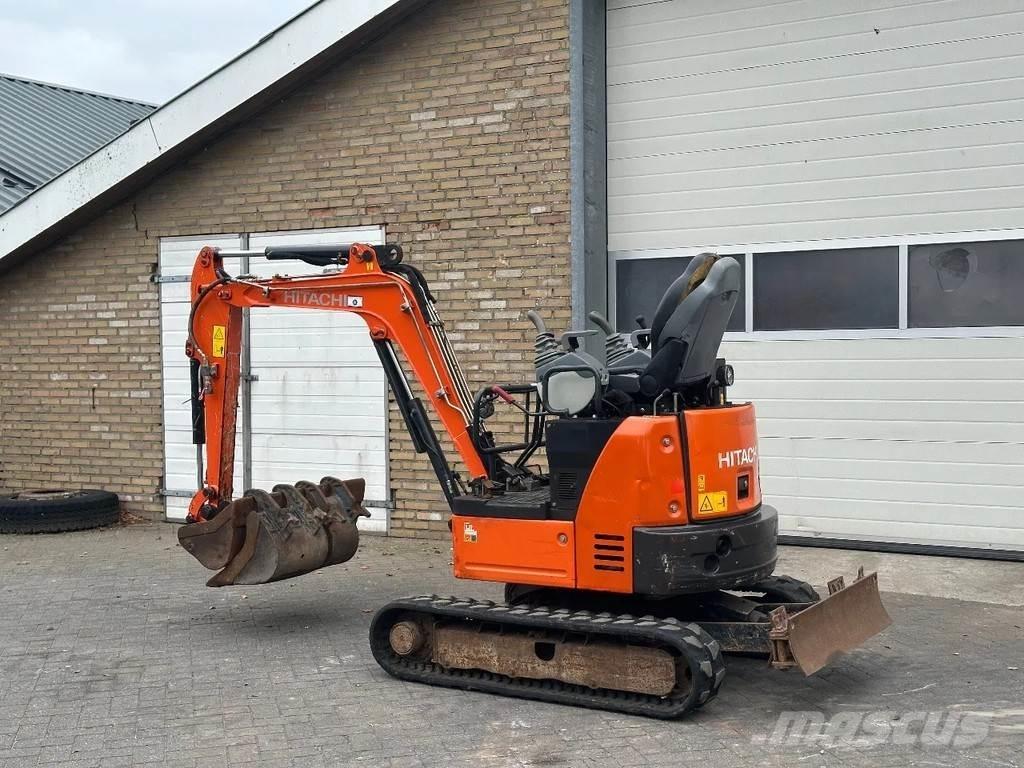 Hitachi ZX19U-6 YR Mini pelle < 7t