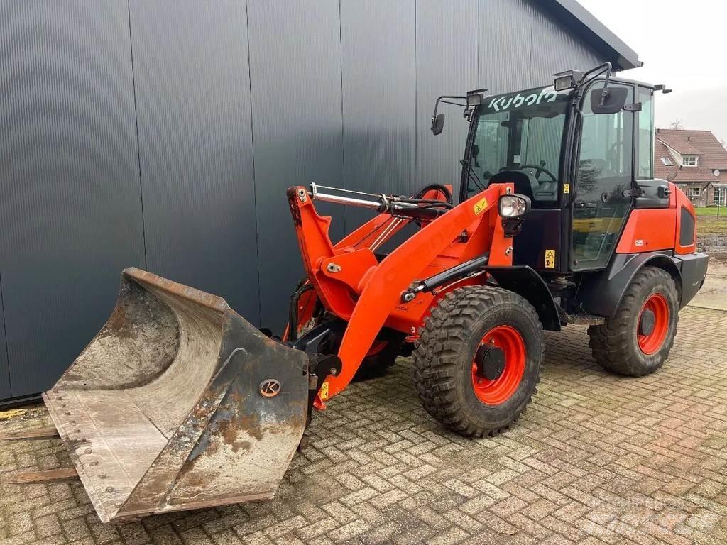 Kubota R065 Chargeuse sur pneus