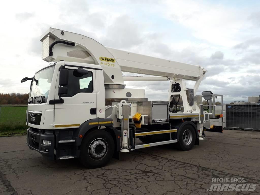 Palfinger P 370 KS Camion nacelle