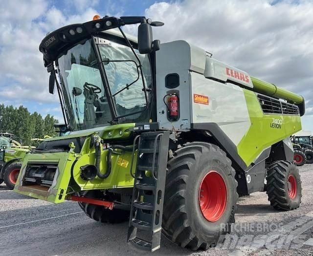 CLAAS LEXION 7400 Moissonneuse batteuse