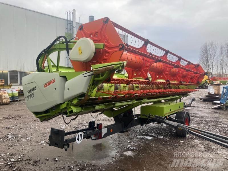 CLAAS LEXION 7400 Moissonneuse batteuse