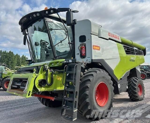 CLAAS LEXION 7400 Moissonneuse batteuse
