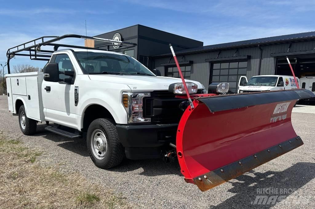 Ford F 250 XL SD Utilitaire benne