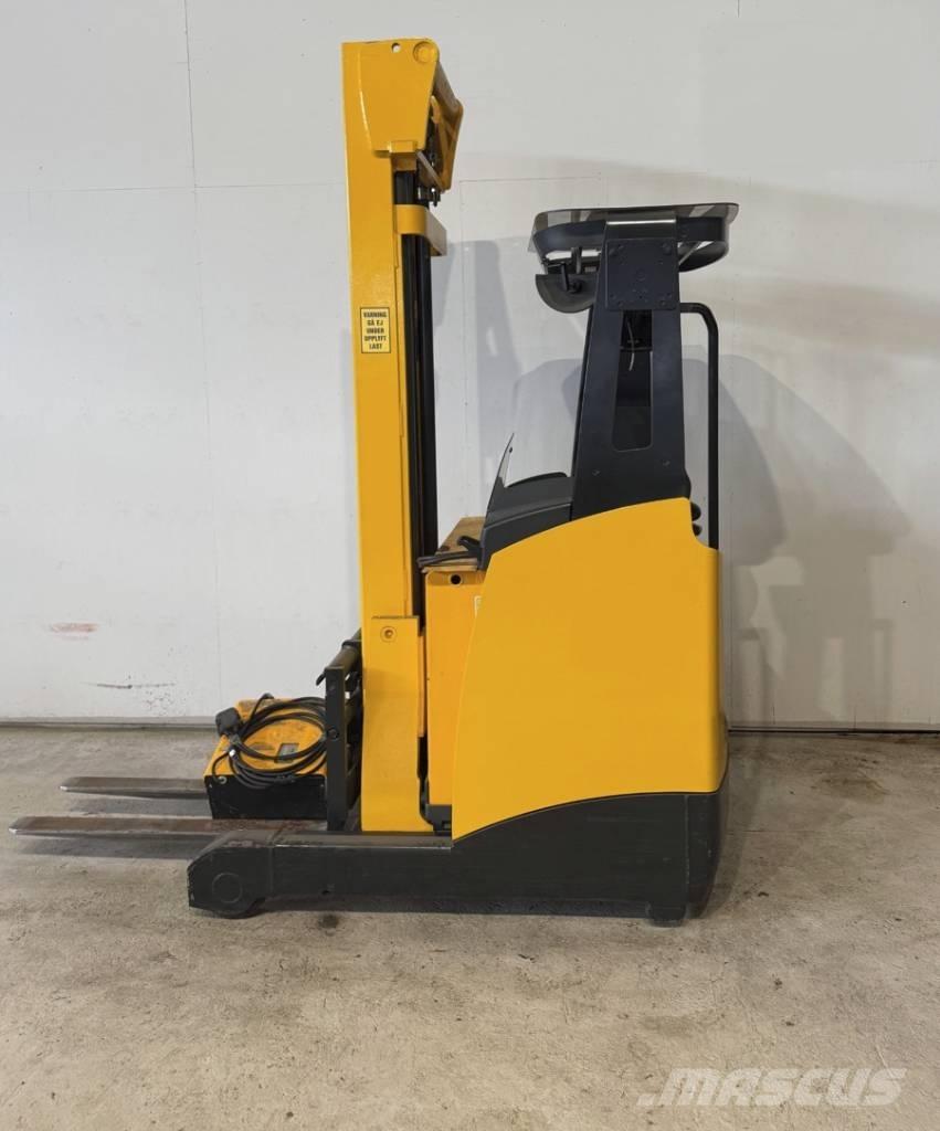 Jungheinrich ETV 112 Chariot à mât rétractable