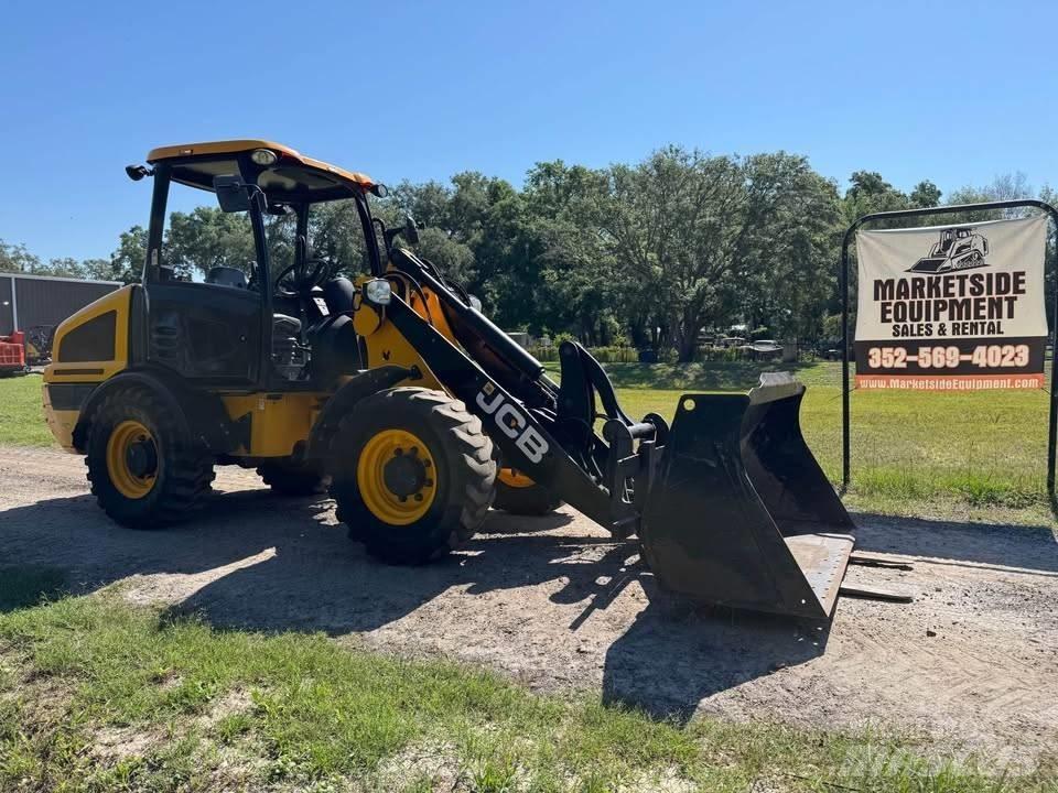 JCB 407 Chargeuse sur pneus