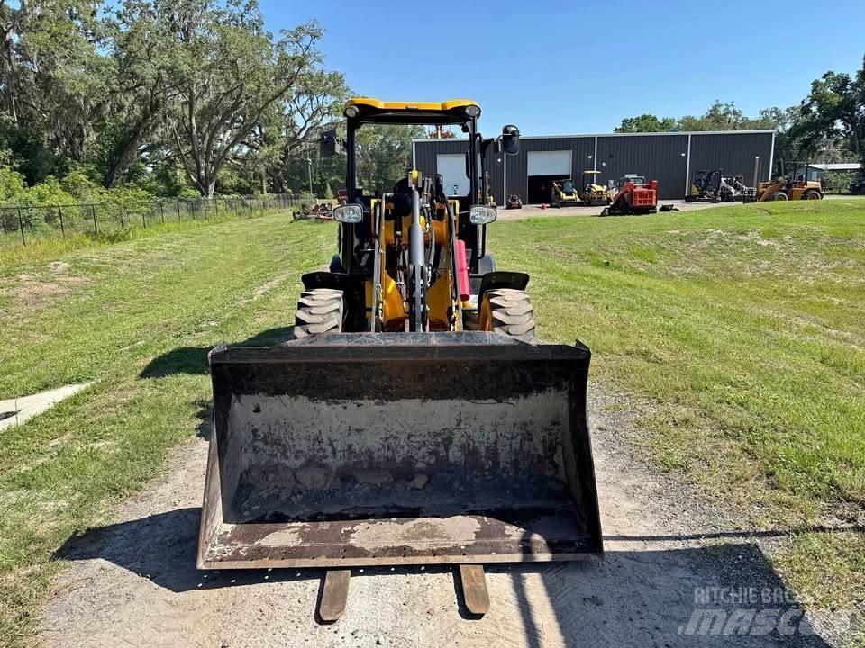 JCB 407 Chargeuse sur pneus