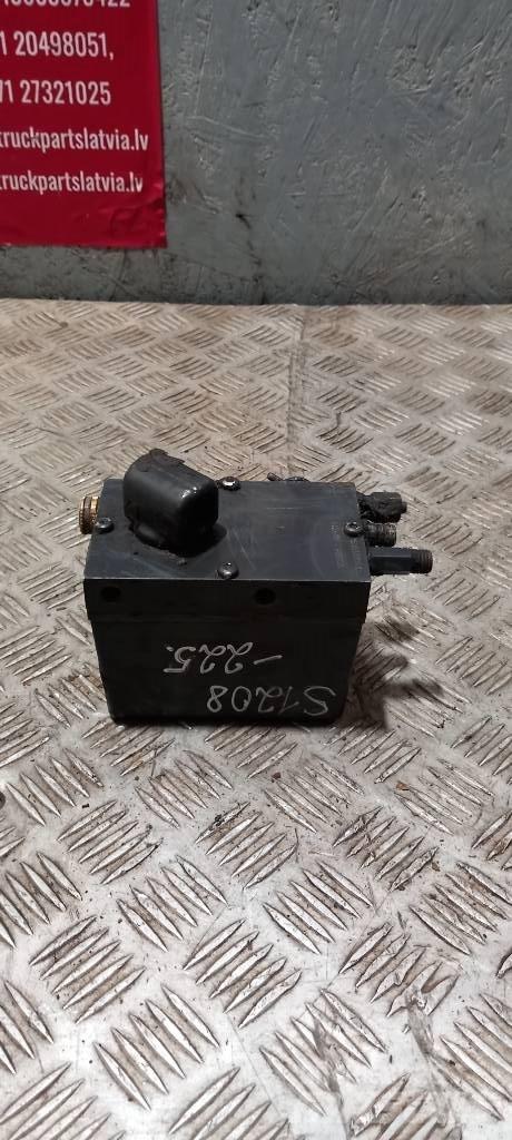 Scania 94 D.    1422640 Hydraulique