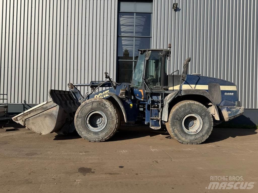 CASE 921E Chargeuse sur pneus