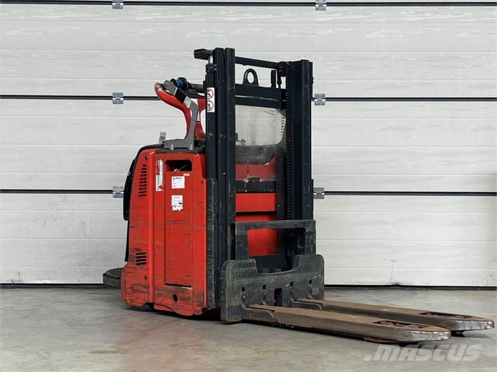 Linde D12 AP Gerbeur accompagnant