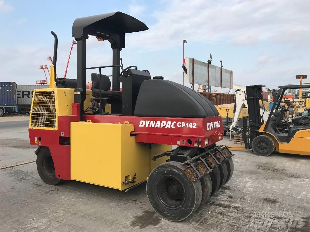 Dynapac CP 142 Rouleaux à pneumatiques