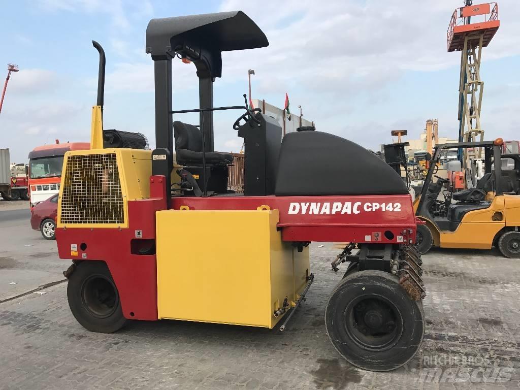 Dynapac CP 142 Rouleaux à pneumatiques