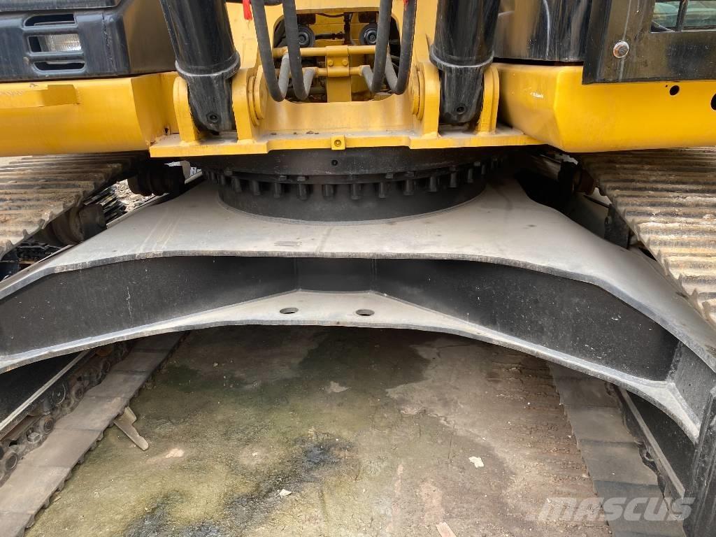 CAT 330 D Pelle sur chenilles