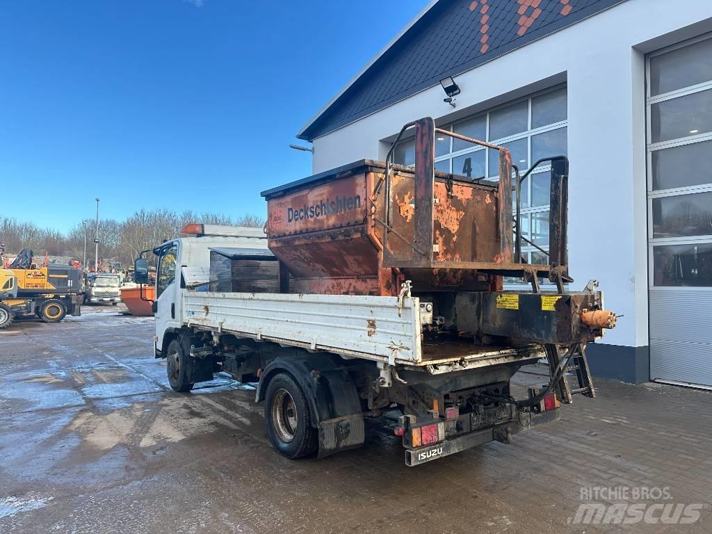 Isuzu N2R 75 D Camion benne