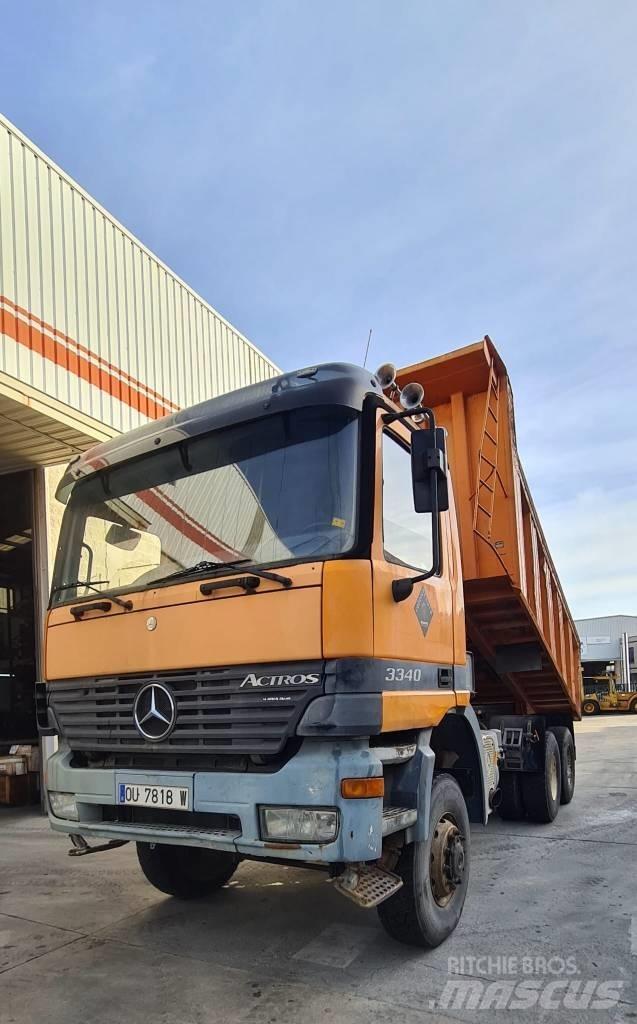 Mercedes-Benz 3340 Camion benne