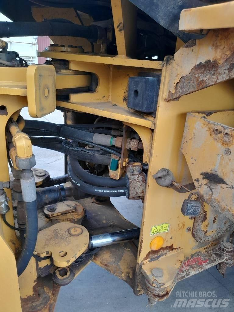 CAT 938 M Chargeuse sur pneus
