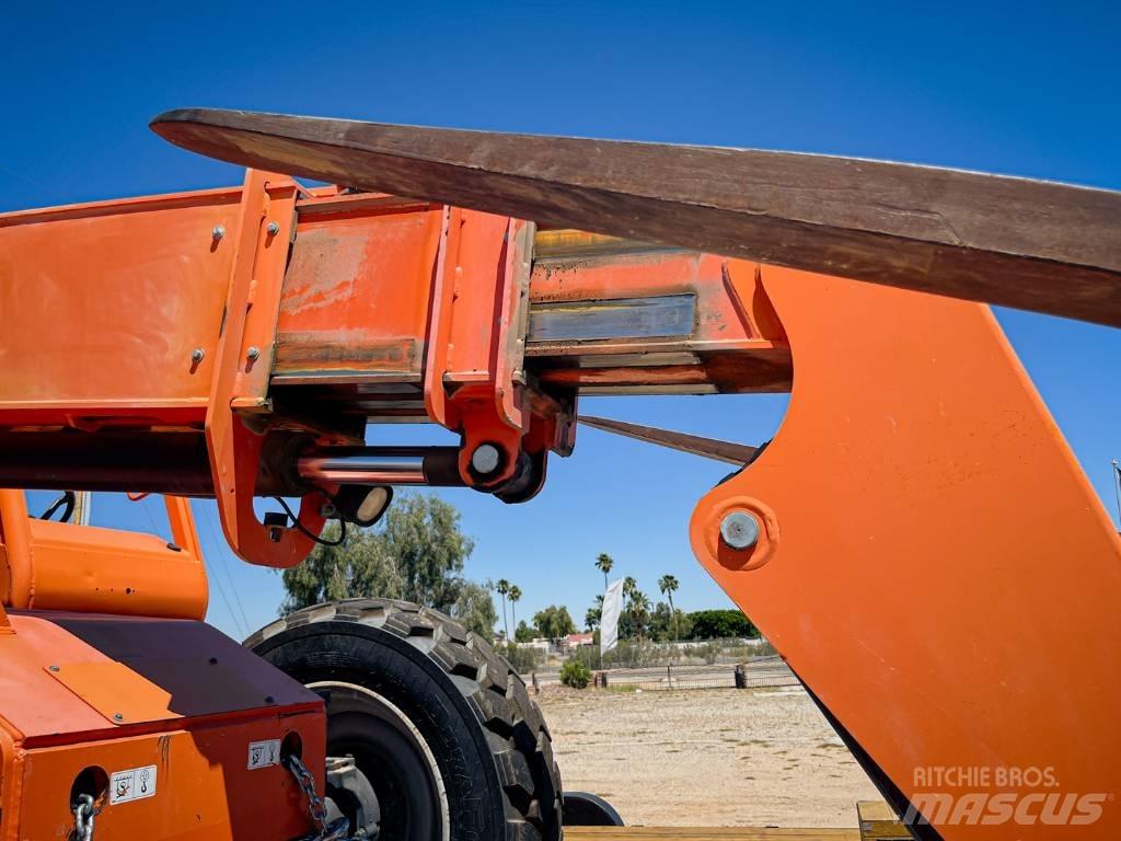 SkyTrak 6042 Chariot télescopique
