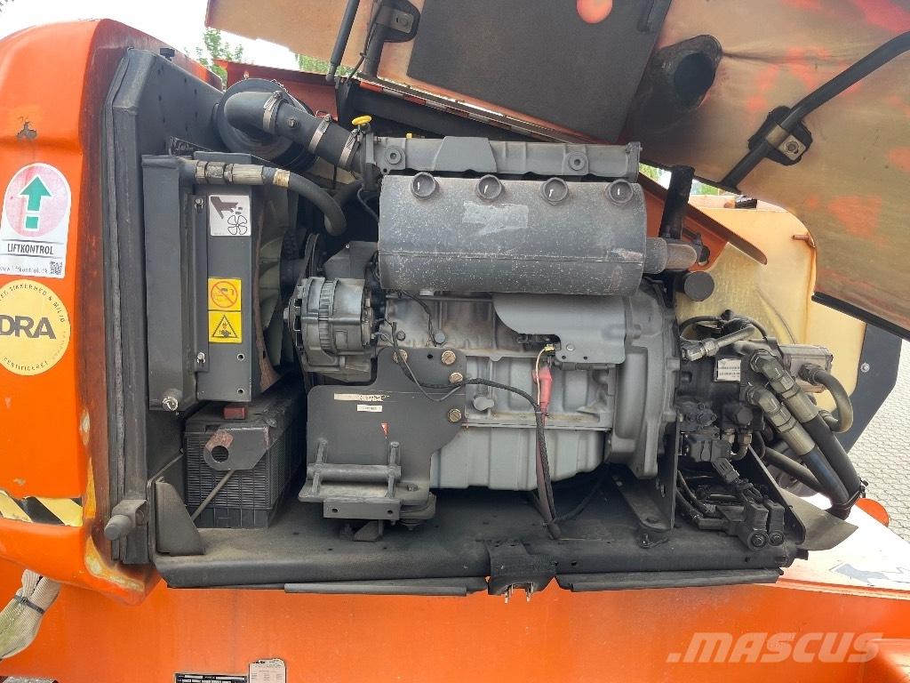 JLG 600 AJ Nacelles articulées