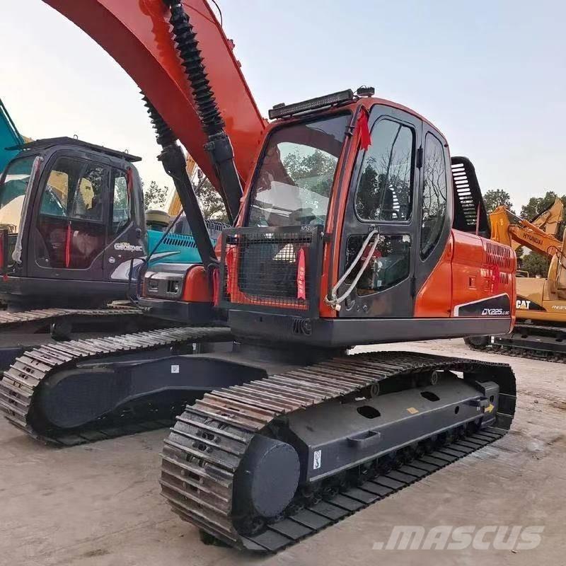 Doosan DX 225 LC Pelle sur chenilles