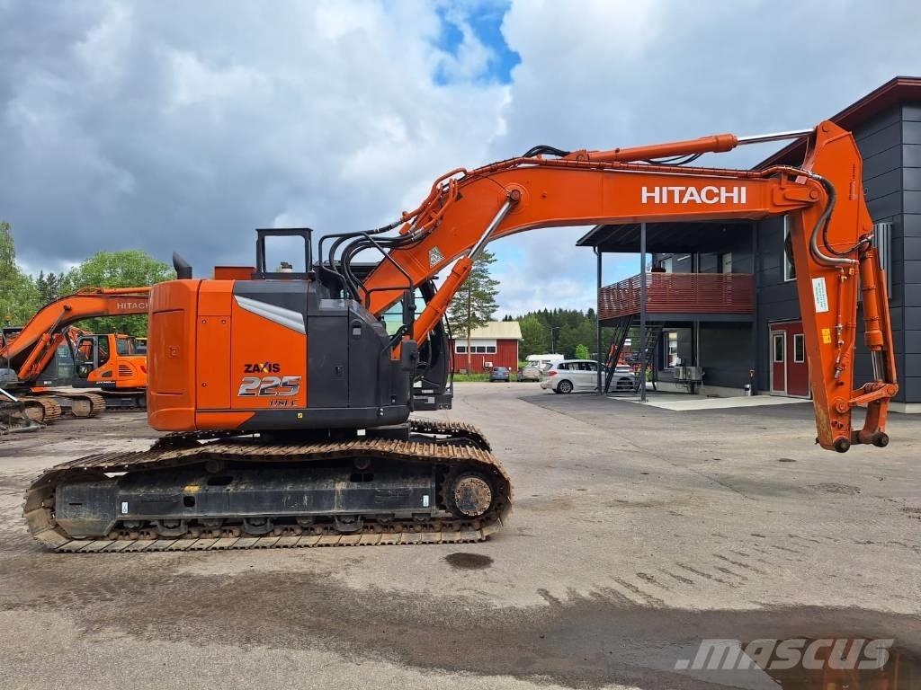 Hitachi ZX225USLC-7 Pelle sur chenilles