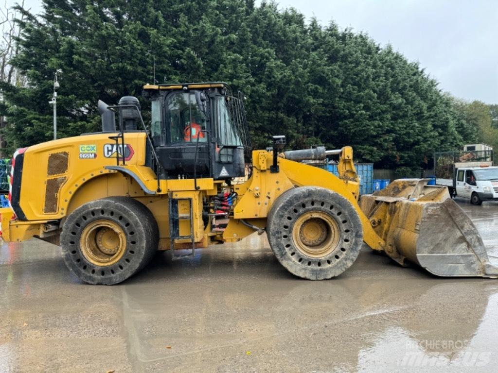 CAT 966 M Chargeuse sur pneus