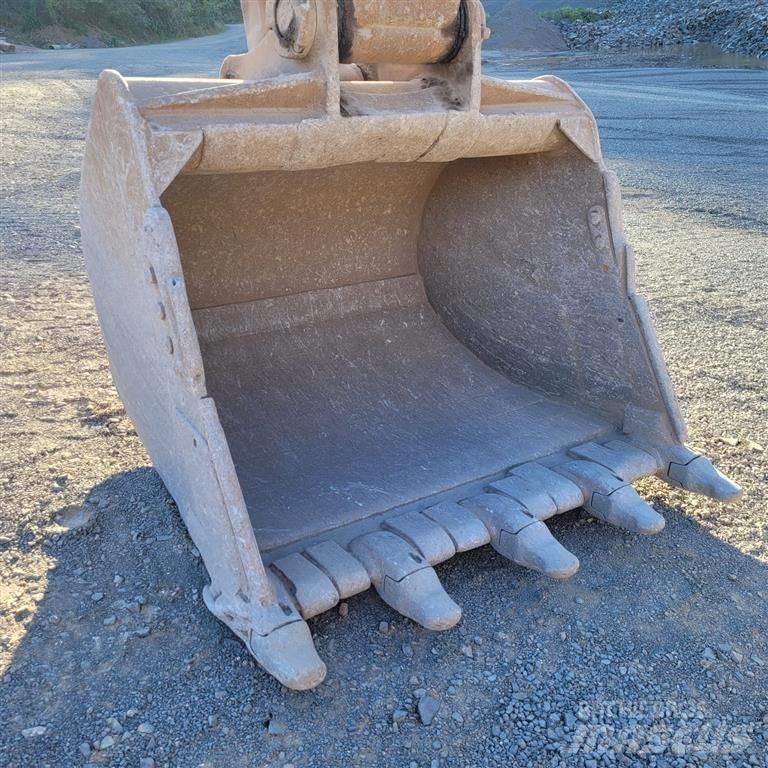 Volvo EC240BLC Pelle sur chenilles