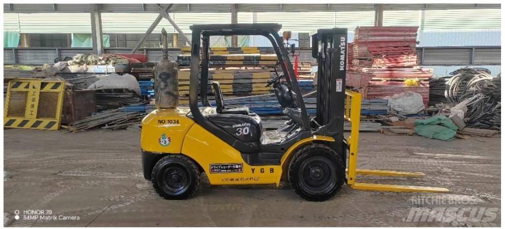 Komatsu FD 30 T-14 Chariots diesel