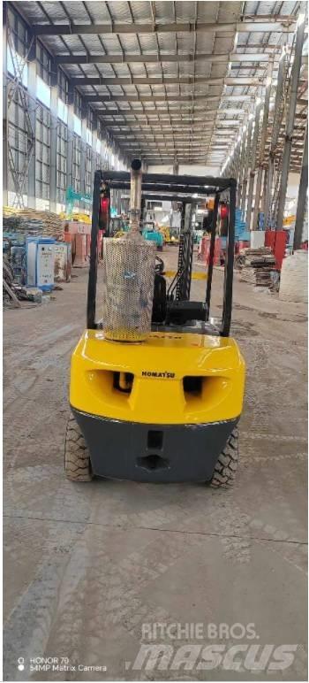 Komatsu FD 30 T-14 Chariots diesel