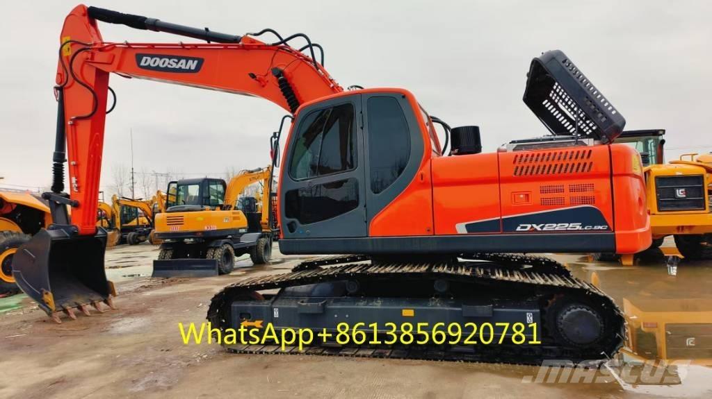 Doosan DX 225 Pelle sur chenilles