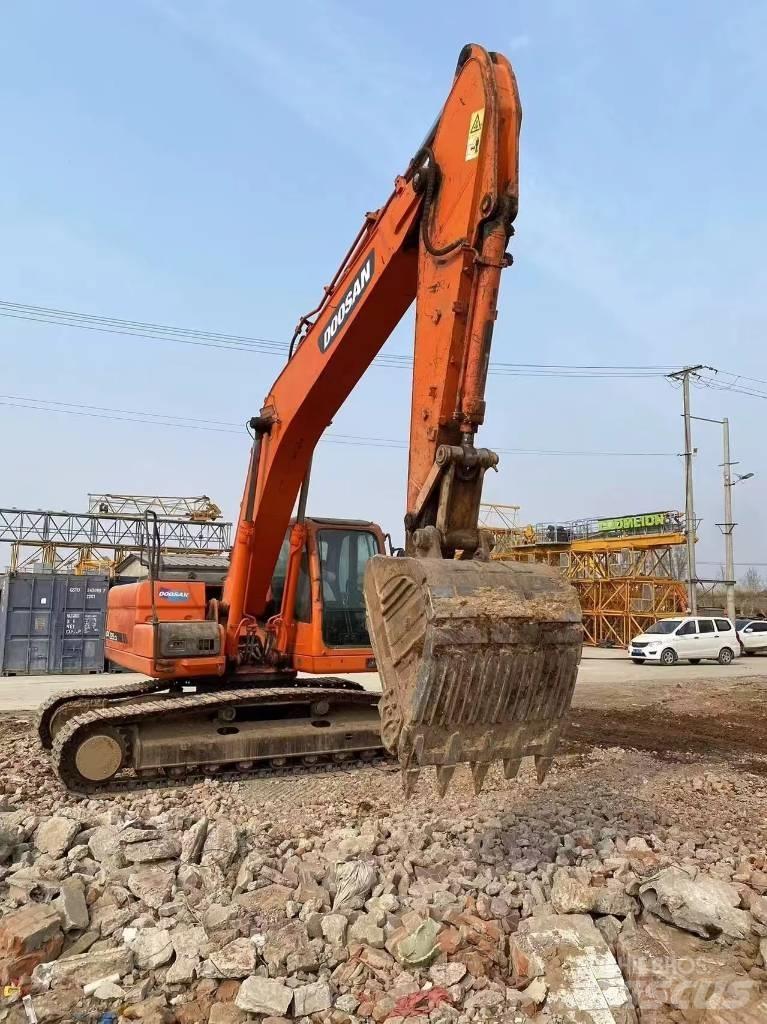 Doosan DX 225 LC Pelle sur chenilles