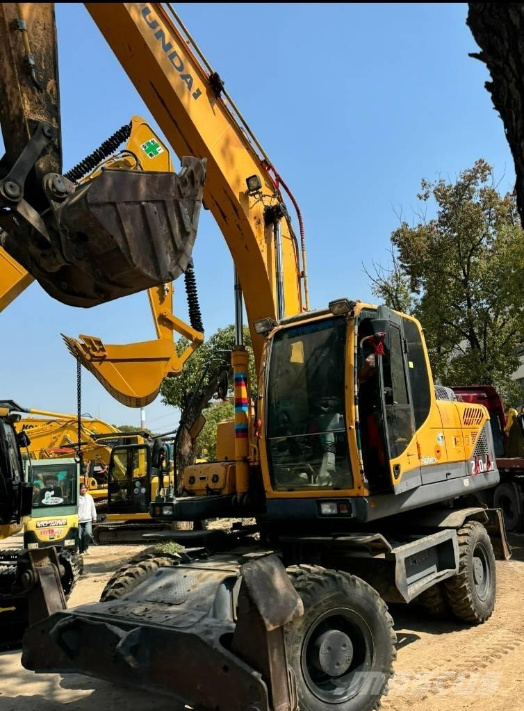 Hyundai 210W-9 Pelle sur pneus