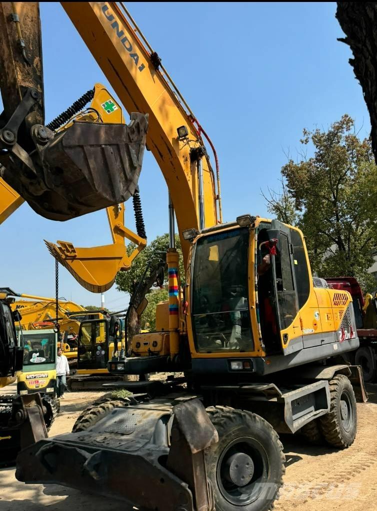 Hyundai 210W-9 Pelle sur pneus