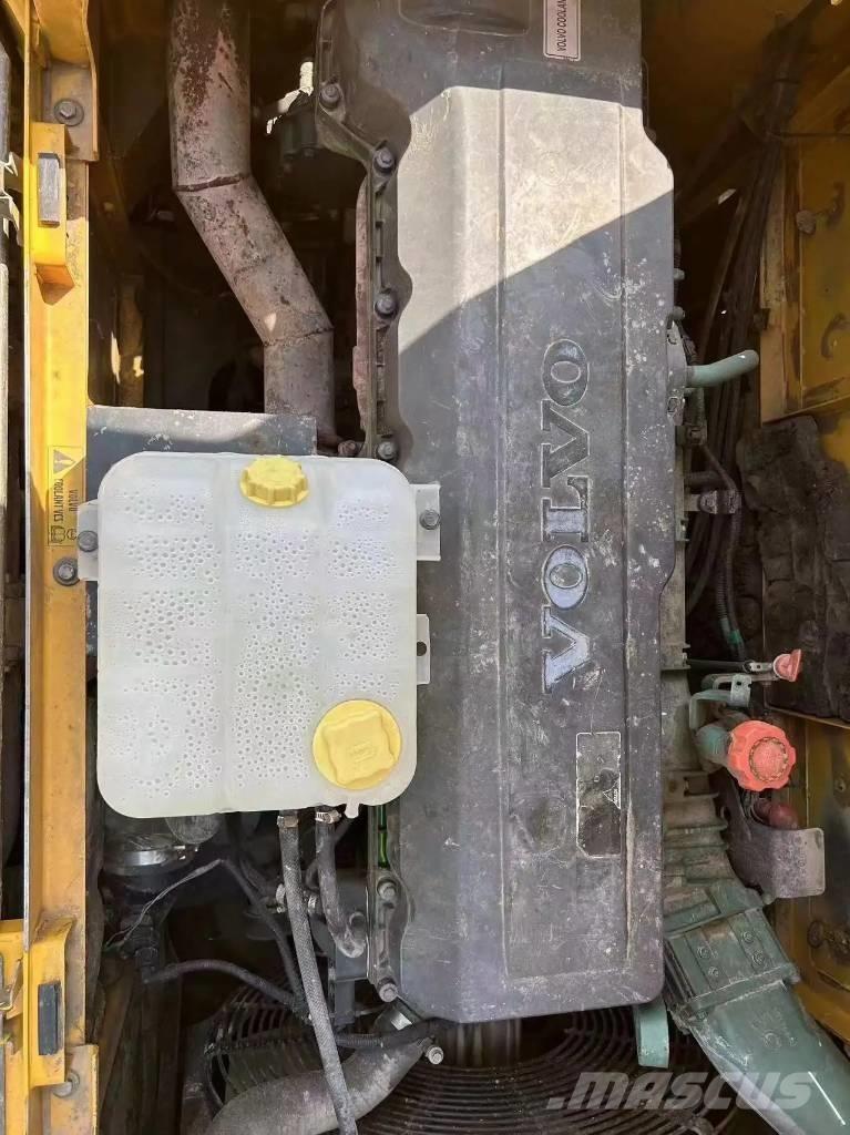 Volvo EC480D Pelle sur chenilles