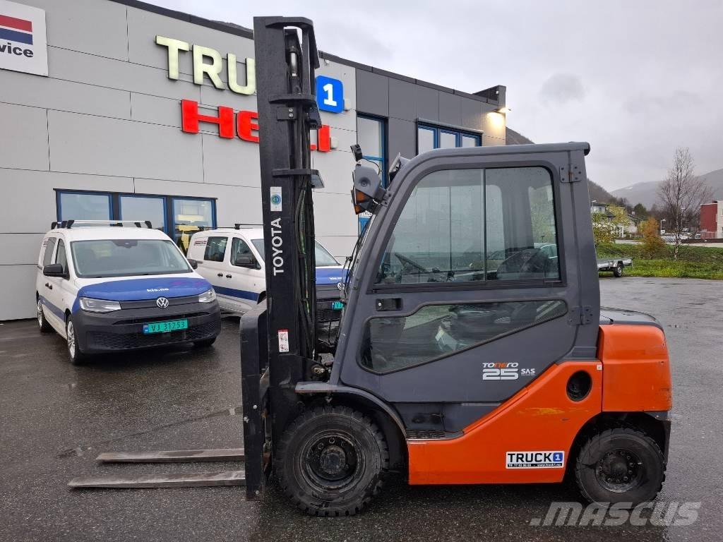 Toyota 02-8FDF25 Chariots diesel