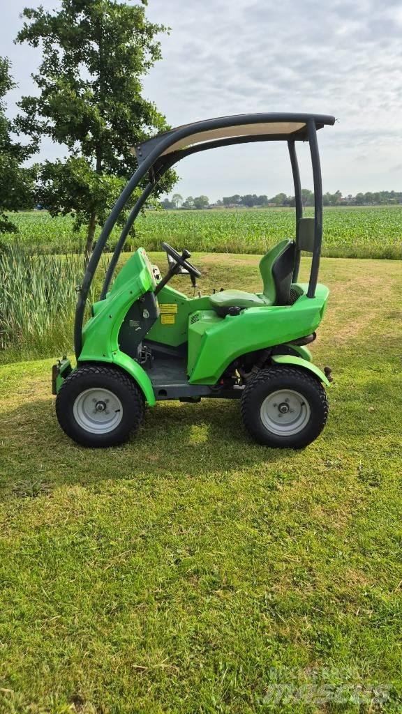 Avant 220 Chargeuse multifonction