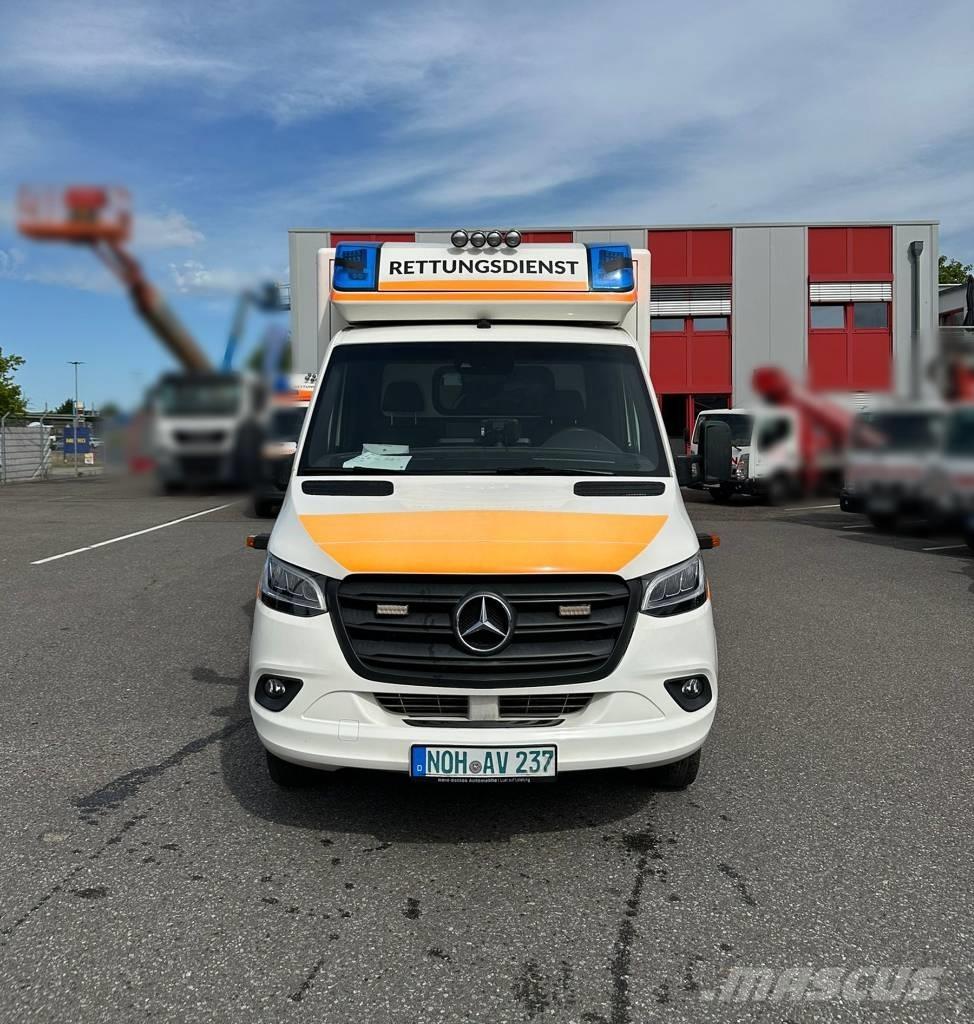 Mercedes-Benz 1000 Ambulance