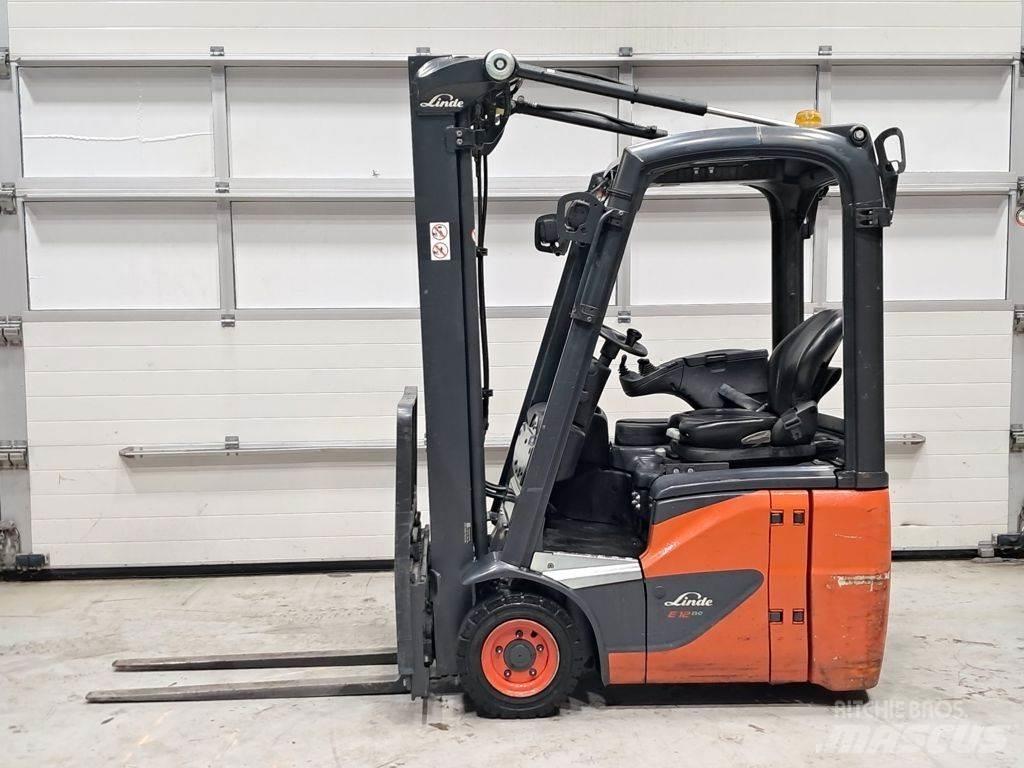 Linde E12-02 Chariots élévateurs électriques
