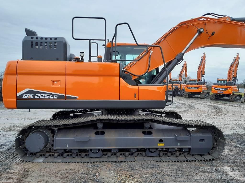 Develon DX 225 LC-7 Pelle sur chenilles