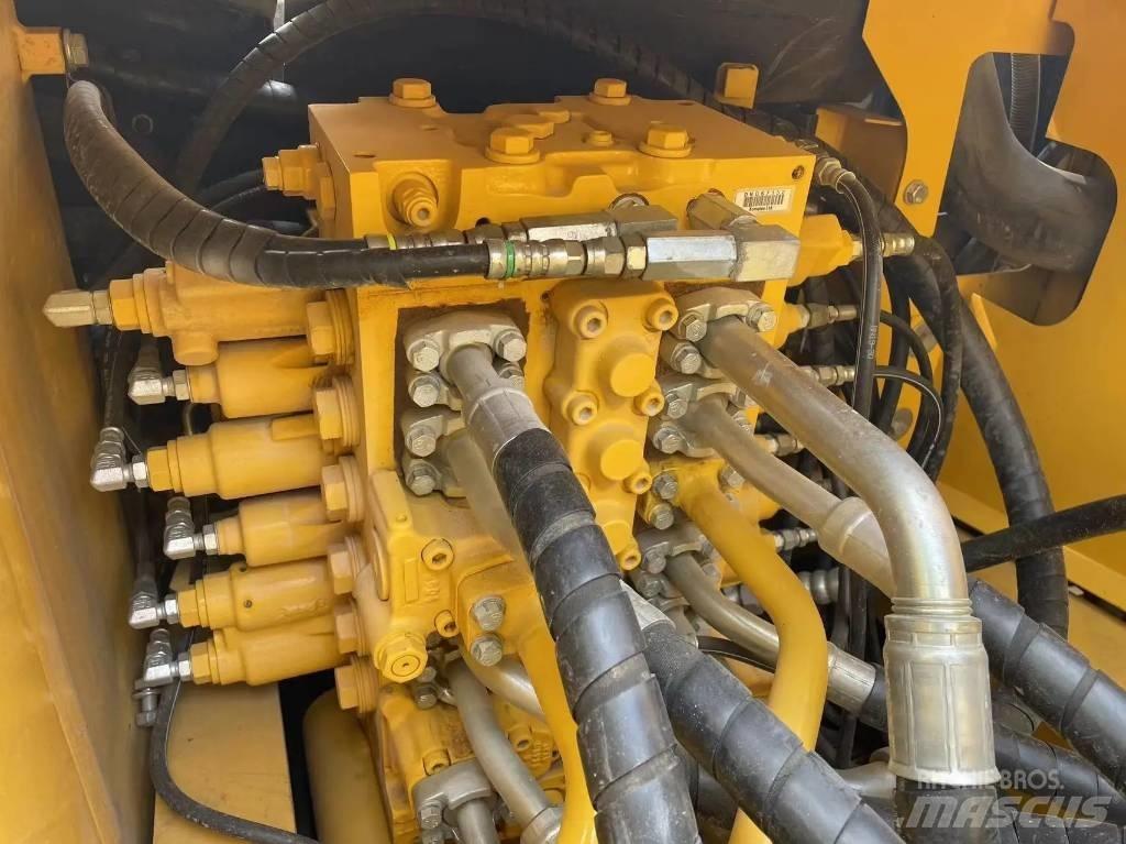 Komatsu PC200-8 Pelle sur chenilles