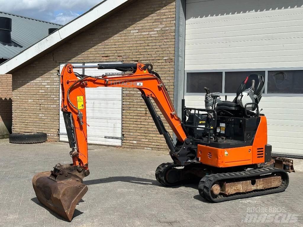 Hitachi ZX19U-6 YR Mini pelle < 7t