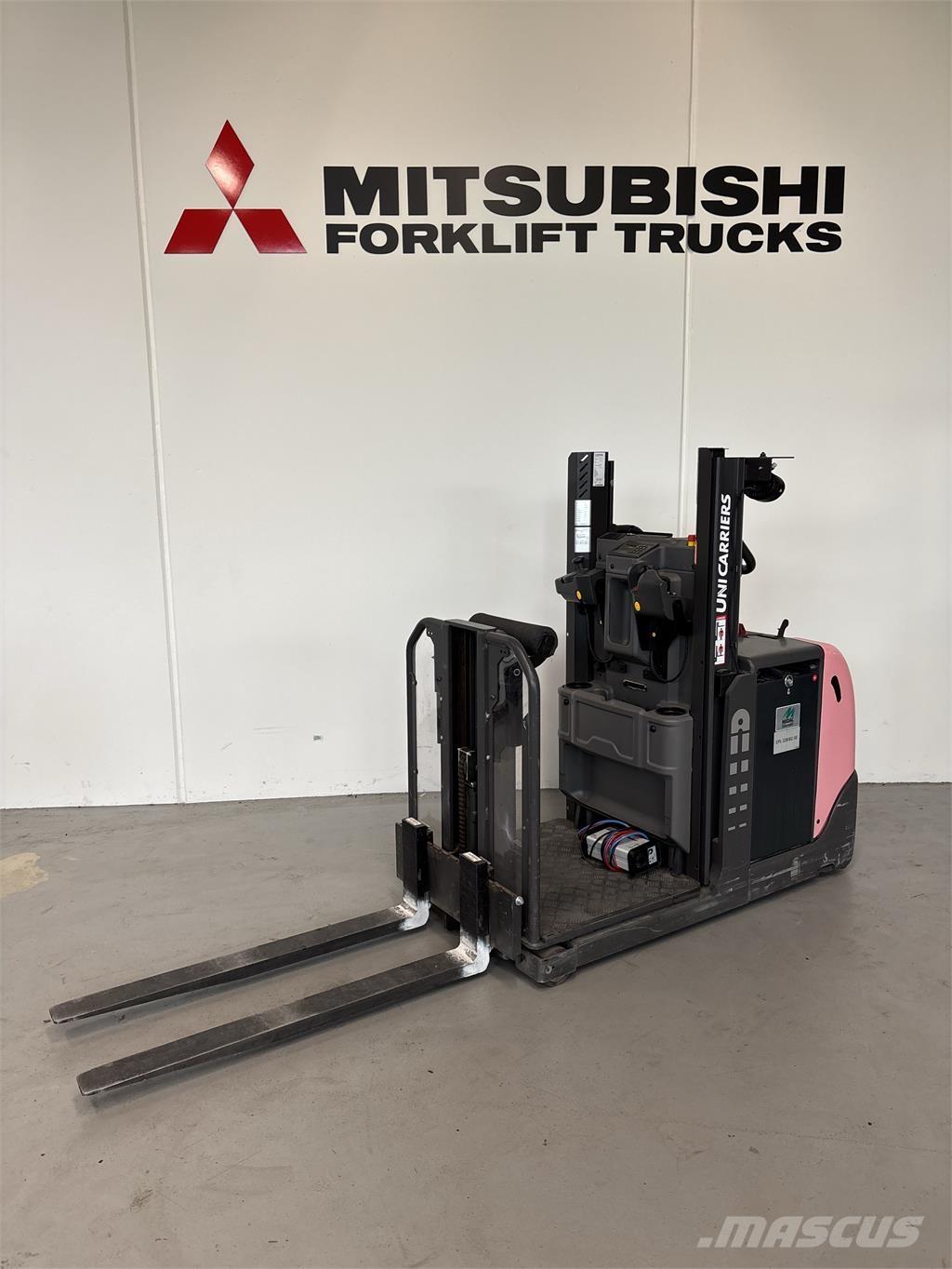 UniCarriers EPL100 Préparateur de commande au sol