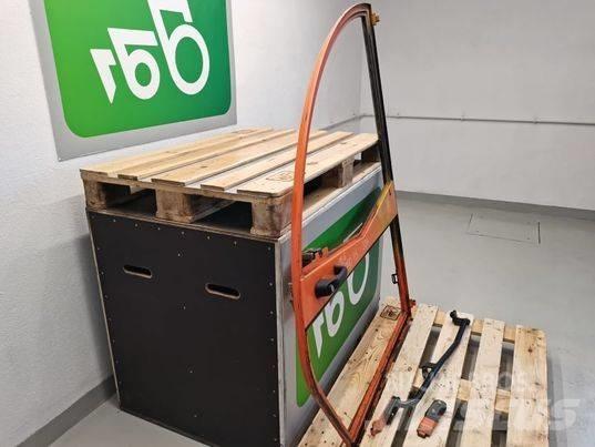 JLG 307 door Cabine