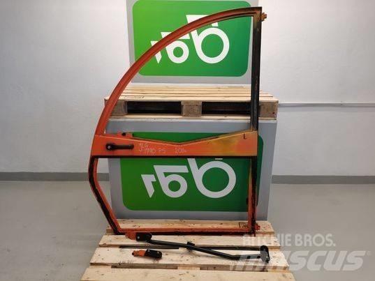 JLG 307 door Cabine