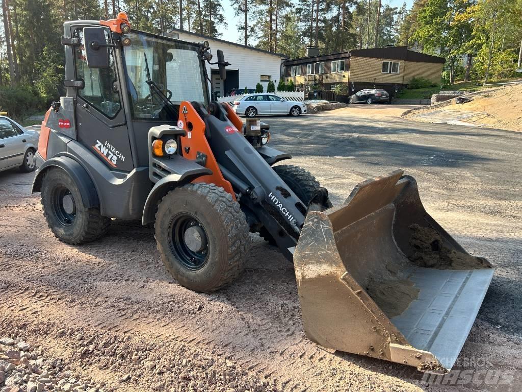 Hitachi ZW 75 Chargeuse sur pneus