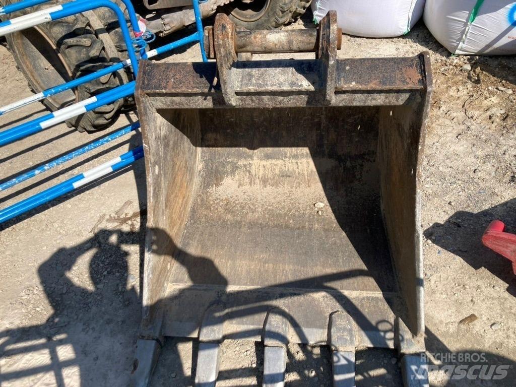 Hitachi ZX 135 US-6 Pelle sur chenilles