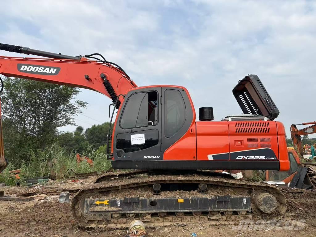 Doosan DX225LC-9C Pelle sur chenilles