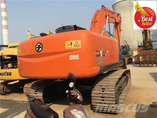 Hitachi ZX 200 Pelle sur chenilles