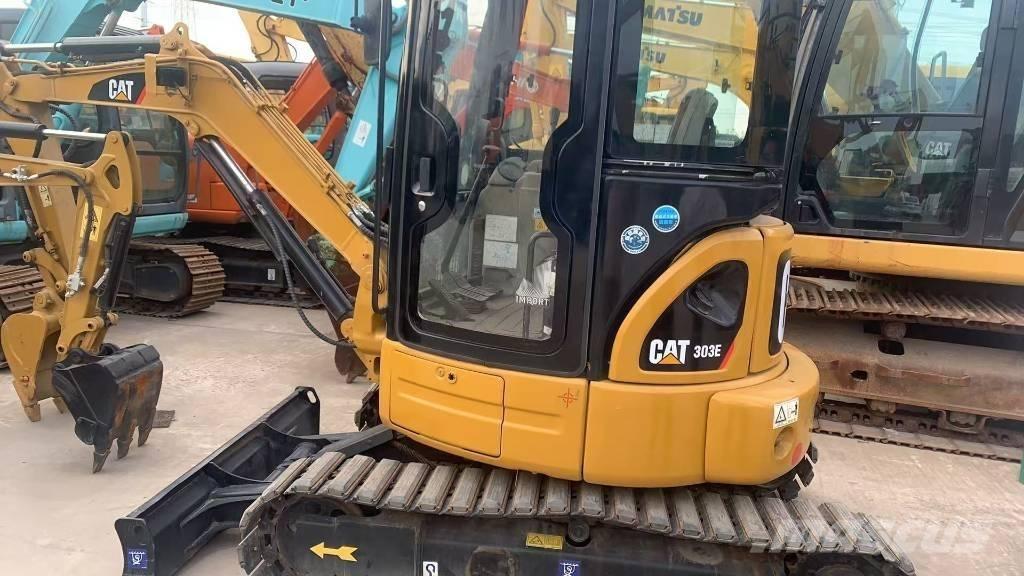 CAT 303 Pelle sur chenilles