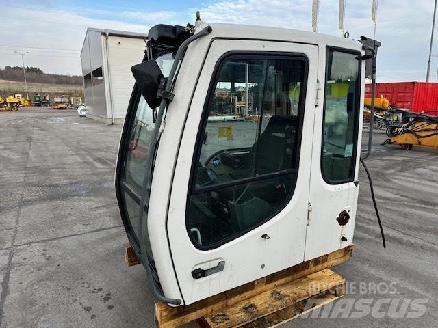 Liebherr R 317 CAB Cabine