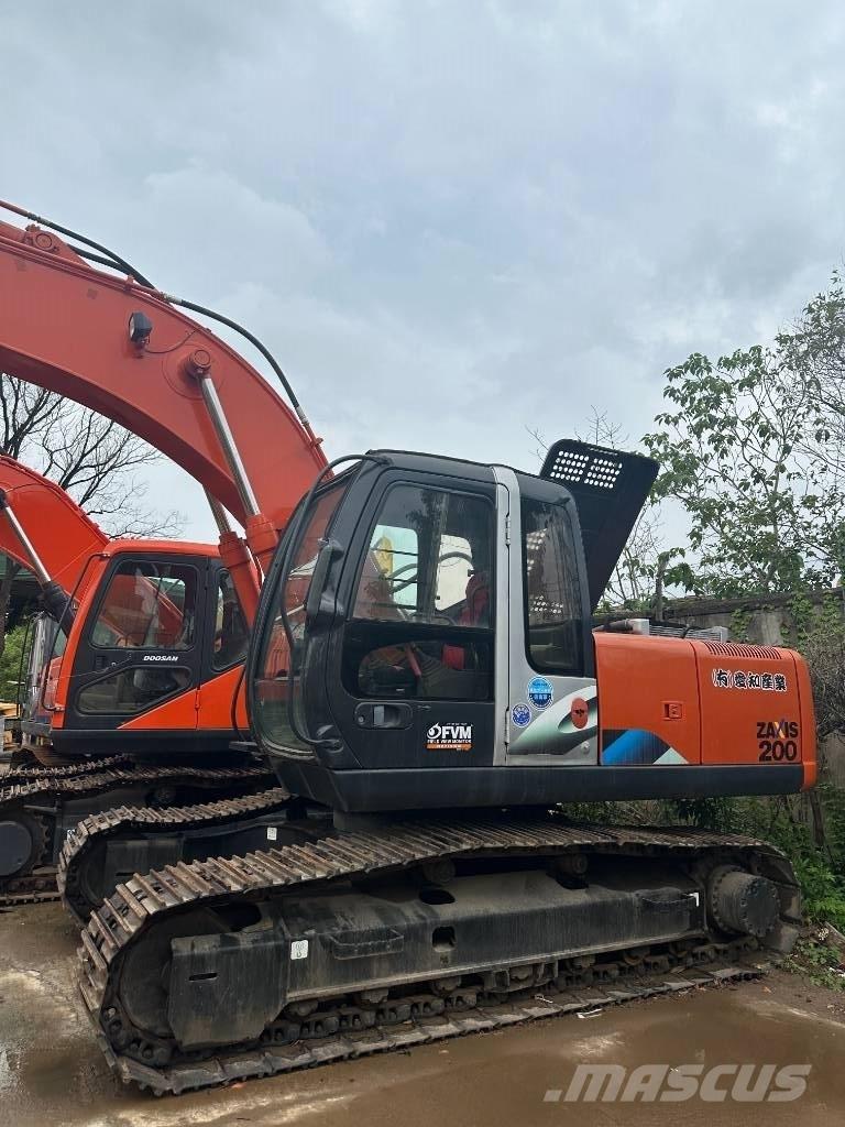 Hitachi ZX 200 Pelle sur chenilles